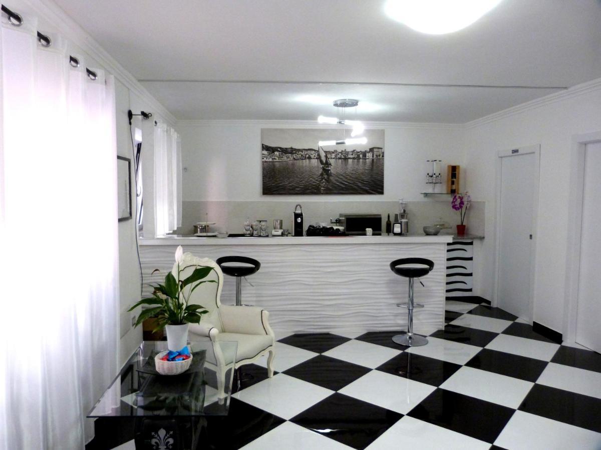Clelia'S Boutique Rooms & Suites La Maddalena  Luaran gambar