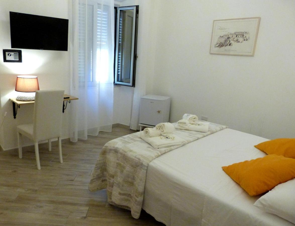 Clelia'S Boutique Rooms & Suites La Maddalena  Luaran gambar